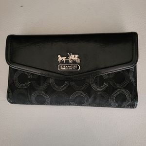 COACH Authentic Black wallet. Very good condition, gently used. Leather/fabric